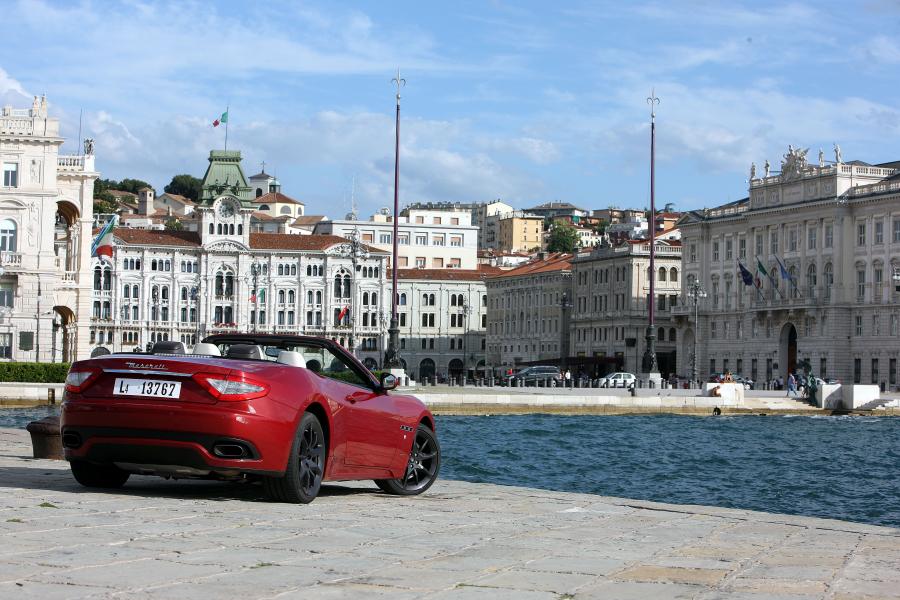 Maserati GranCabrio Sport 2011 года  (фото 9 из 107)